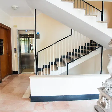 Matteo's Flat For 4 - Happy *