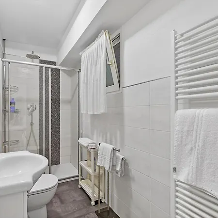 아파트 Matteo's Flat For 4 - Happy