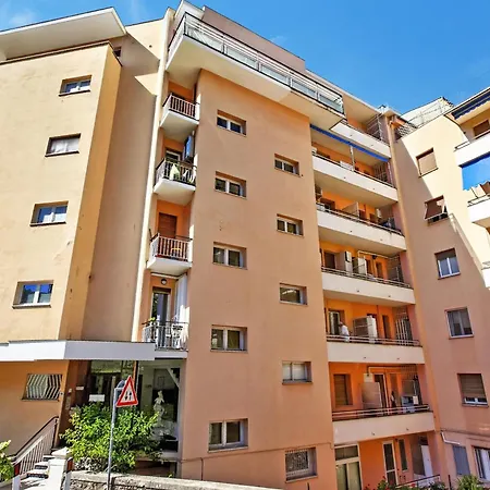 Matteo's Flat For 4 - Happy *